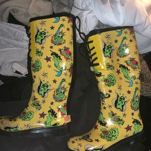 Ed Hardy Size 8 Rainboots